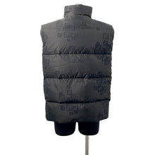 Load image into Gallery viewer, FENDI Down vest Size 52 BlackFAA694 Cotton46% Nylon30% Polyester24%
