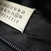 将图像加载到图库查看器中，Maison Margiela Maison Margiela Bumbag BlackS55WB0072 Nylon
