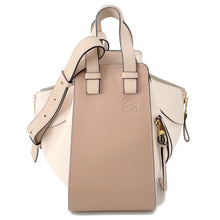 Load image into Gallery viewer, LOEWE hammock Light Pink/Jasmin FlowerA538S35X51 Leather Size Small
