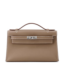 将图像加载到图库查看器中，HERMES PochetteKelly Etoupe Swift Leather
