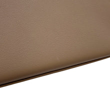 将图像加载到图库查看器中，HERMES PochetteKelly Etoupe Swift Leather
