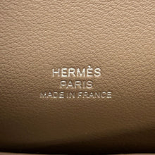将图像加载到图库查看器中，HERMES PochetteKelly Etoupe Swift Leather
