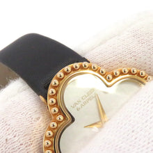 将图像加载到图库查看器中，Van Cleef &amp; Arpels Alhambra Small Model Watch W26 mm x H26 mm K18YG Satin Mother of Pearl DialVCARD22000
