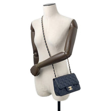 将图像加载到图库查看器中，CHANEL Matelasse Single Flap Chain Shoulder NavyA35200 Lambskin Size 17
