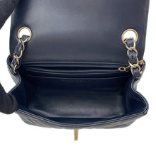 将图像加载到图库查看器中，CHANEL Matelasse Single Flap Chain Shoulder NavyA35200 Lambskin Size 17

