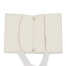 Load image into Gallery viewer, HERMES Agenda Cover Nata Chevre Myzore Goatskin Size GM
