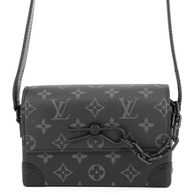 将图像加载到图库查看器中，LOUIS VUITTON Steamer Wearable Wallet BlackM81783 Monogram Eclipse
