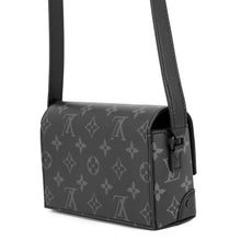 将图像加载到图库查看器中，LOUIS VUITTON Steamer Wearable Wallet BlackM81783 Monogram Eclipse
