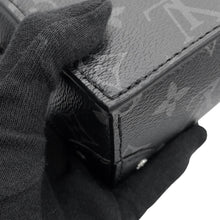 将图像加载到图库查看器中，LOUIS VUITTON Steamer Wearable Wallet BlackM81783 Monogram Eclipse
