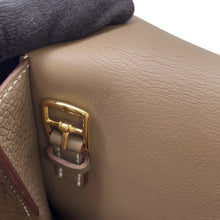 Load image into Gallery viewer, HERMES Halzan Etup Taurillon Clemence Size 25
