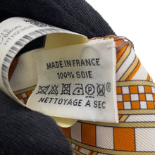 将图像加载到图库查看器中，HERMES Twilly Ma Le and Bag Charm Camel/White/BlancH062849S Silk100%
