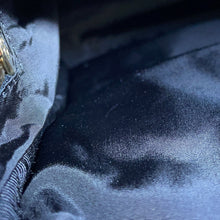 将图像加载到图库查看器中，CHANEL Backpack BlackAS5679 Velvet Effect Nylon
