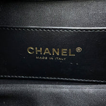 将图像加载到图库查看器中，CHANEL CC Logo Matelasse Messenger Bag BlackAS4609 Lambskin Size Small
