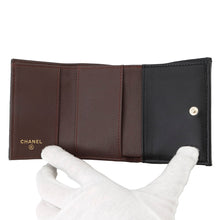将图像加载到图库查看器中，CHANEL Matelasse Classic Small Flap Wallet BlackAP0230 Lambskin
