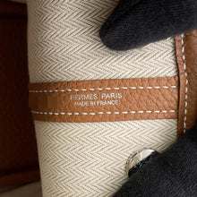 Load image into Gallery viewer, HERMES Neo Garden Gold Negonda Leather Size 23
