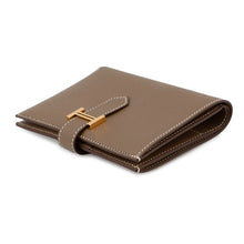 将图像加载到图库查看器中，HERMES BEAN Compact Etoupe Epsom
