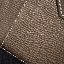 将图像加载到图库查看器中，HERMES BEAN Compact Etoupe Epsom
