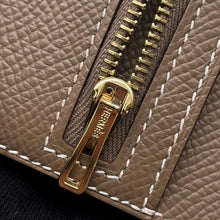 将图像加载到图库查看器中，HERMES BEAN Compact Etoupe Epsom
