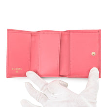 将图像加载到图库查看器中，CHANEL Boy Chanel Small Flap Wallet PinkA84432 Caviar Leather
