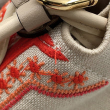 将图像加载到图库查看器中，FENDI Mamma Baguette Embroidery Beige/Coral8BS105 Canvas Leather Size Small
