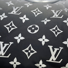 将图像加载到图库查看器中，LOUIS VUITTON LV SKI Onthego FrostM11847 Monogram・Nylon Size MM
