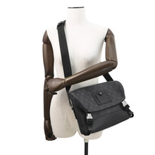 Load image into Gallery viewer, LOUIS VUITTON Messenger Voyage NoirM40511 Monogram Eclipse Size PM
