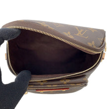 将图像加载到图库查看器中，LOUIS VUITTON Mini Bumbag BrownM82335 Monogram
