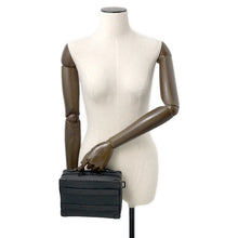 将图像加载到图库查看器中，LOUIS VUITTON Handle ・ Soft Trunk NoirM59163 Monogram Taurillon Leather
