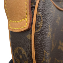 将图像加载到图库查看器中，LOUIS VUITTON Pochette・Croissant RedM51510 Monogram
