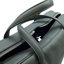 Load image into Gallery viewer, HERMES Victoria 2 12H Vert Amand Evercolor
