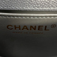 将图像加载到图库查看器中，CHANEL Boy Chanel Shoulder Bag GrayAS3350 Caviar Leather
