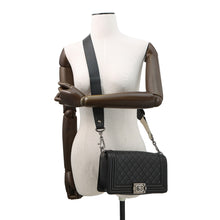 将图像加载到图库查看器中，CHANEL Boy Chanel ChainShoulder BlackA67086 Lambskin Size 25
