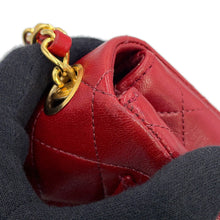 将图像加载到图库查看器中，CHANEL Matelasse ChainShoulder Bag Red Lambskin Size 17
