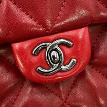 将图像加载到图库查看器中，CHANEL Matelasse ChainShoulder Bag Red Lambskin Size Mini
