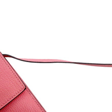 将图像加载到图库查看器中，HERMES Clic Rose Azalee Chevre Myzore Goatskin
