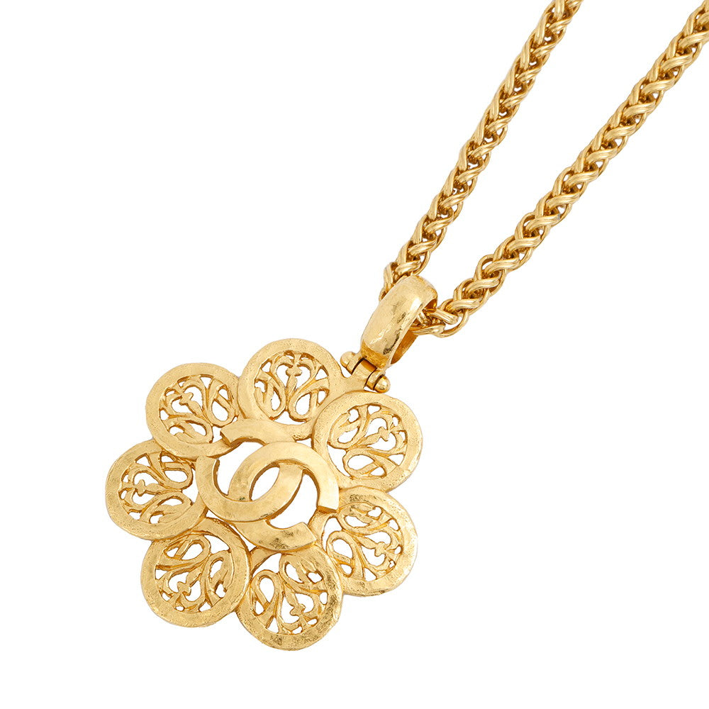 CHANEL CC Logo Flower Motif Necklace Gold Gold Plated