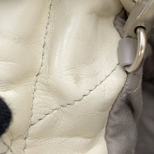 将图像加载到图库查看器中，CHANEL CHANEL22 ChainShoulder Bag White/SilverAS3980 Shiny Calf Leather Size Mini
