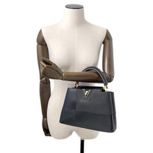将图像加载到图库查看器中，LOUIS VUITTON Capucines NoirM59269 Enamel Leather Size BB

