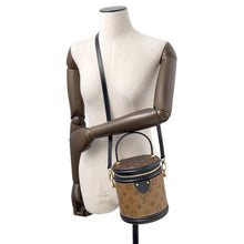 将图像加载到图库查看器中，LOUIS VUITTON Cannes NoirM43986 Monogram Monogram Reverse Canvas
