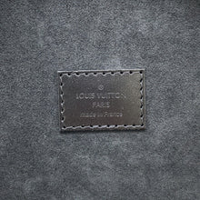 将图像加载到图库查看器中，LOUIS VUITTON Cannes NoirM43986 Monogram Monogram Reverse Canvas
