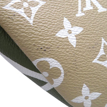 将图像加载到图库查看器中，LOUIS VUITTON Bumbag Khaki/White/BeigeM44611 Monogram Monogram Giant

