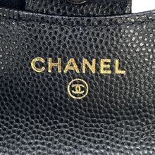将图像加载到图库查看器中，CHANEL Matelasse ChainShoulder AirpodsCase BlackAP1739 Caviar Leather

