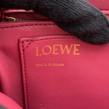 将图像加载到图库查看器中，LOEWE Puffer Goya Shoulder Bag PinkAP40P41X01 Lambskin
