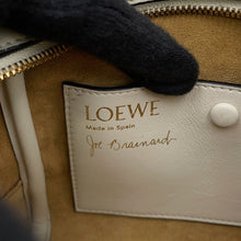 将图像加载到图库查看器中，LOEWE Amazona 16 Square Shoulder Bag Chinese Tanabata Limited Edition Collection White Calf Leather Size 16
