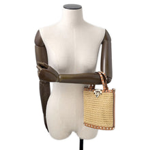 将图像加载到图库查看器中，Valentino Garavani Rock Studded 2-Way Bucket Handbag Beige/Brown4W2P0W31MZI Raffia Leather
