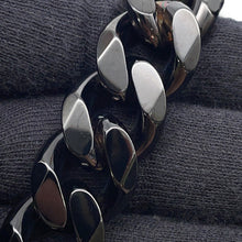 Load image into Gallery viewer, CELINE Ava Chain One Shoulder Bag Black19958 Leather
