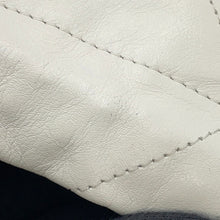 将图像加载到图库查看器中，CHANEL CHANEL22 ChainShoulder Bag WhiteAS3980 Shiny Calf Leather Size Mini
