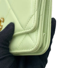 将图像加载到图库查看器中，CHANEL CHANEL19 Chain wallet Light GreenAP0957 Lambskin
