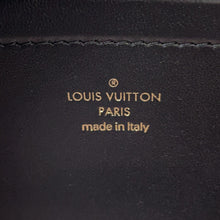 将图像加载到图库查看器中，LOUIS VUITTON Pochette・Coussin NoirM82116 Monogram Embossed Lamb Leather
