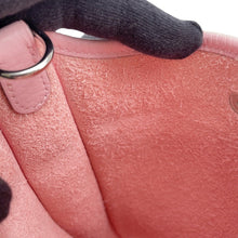 Load image into Gallery viewer, HERMES Evelyne Long Rose Sakura Taurillon Clemence Size TPM
